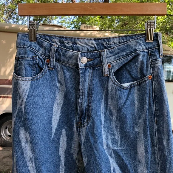 High Waisted Bootcut Bleached Jeans - Picture 3 of 8